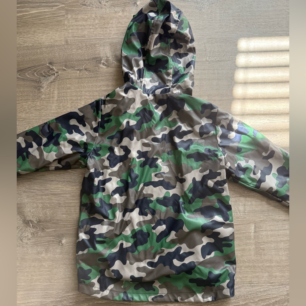 Spotted Zebra Boys S(6/7) Camouflage Hooded Raincoat Jacket - Picture 4 of 12